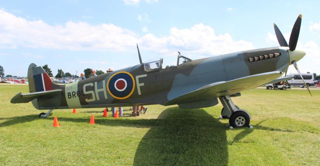 SUPERMARINE Spitfire (NX64SQ) - A Supermarine Spitfire Mk. IX (not quite sure of the Mark #) at Airventure 2017, Wittman regional Airport, Oshkosh, WI - July 27, 2017.