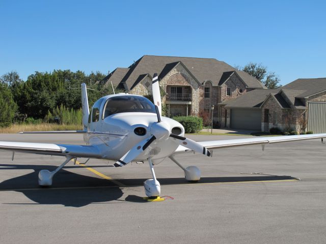Cirrus SR-22 (N407CD)