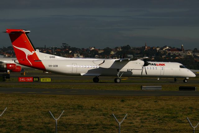 de Havilland Dash 8-400 (VH-QOB) - 18 AUG 2007