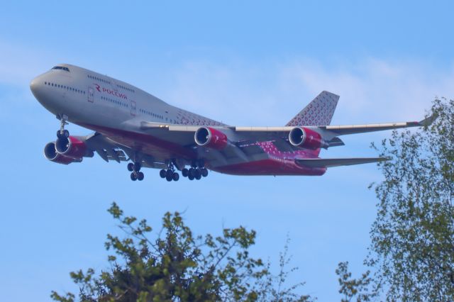 Boeing 747-400 (RA-73286)