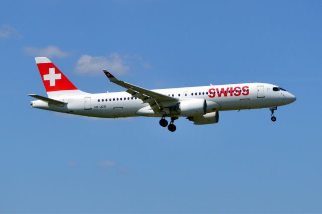 Airbus A220-300 (HB-JCG) - Swiss Airbus A220-300 arriving at AMS 13.40 hrs (GMT) 09May25