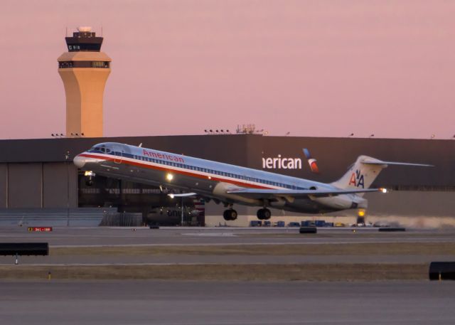 McDonnell Douglas MD-80 —