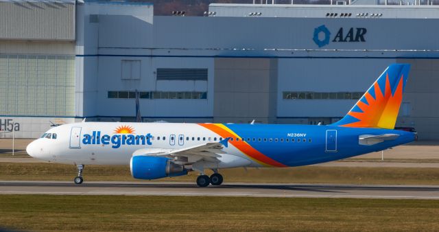 Airbus A320 (N236NV)
