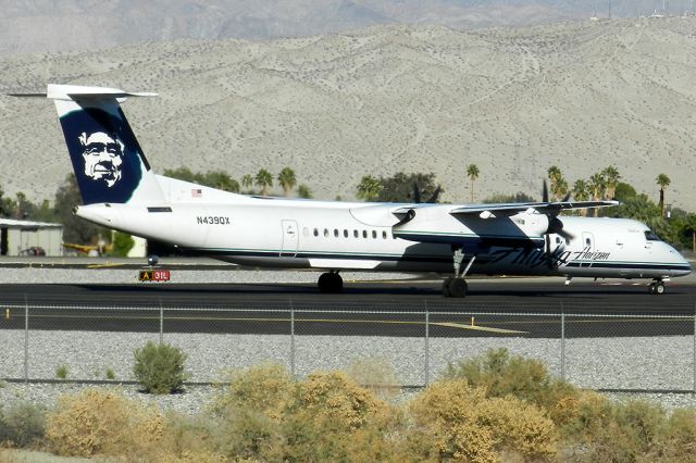 de Havilland Dash 8-400 (N439QX)