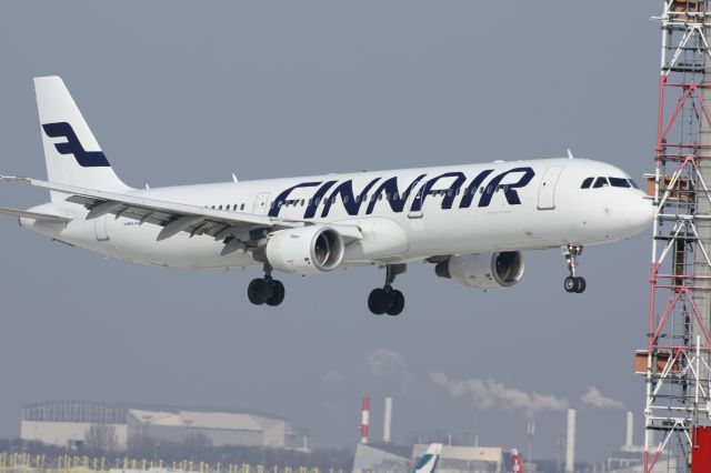 Airbus A321 (OH-LZA)