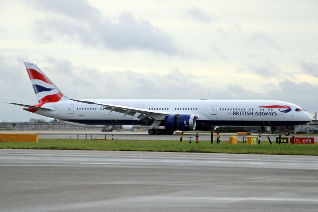 BOEING 787-10 Dreamliner (G-ZBLG) - Landing on rwy 27L on 14-Jan-23 operating flight BAW122 from OTHH.