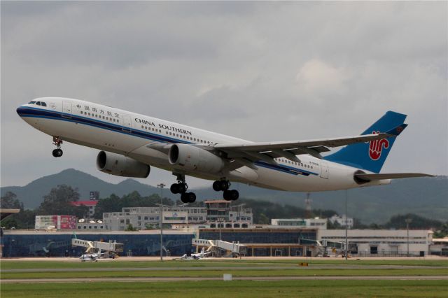Airbus A330-200 (B-6058)