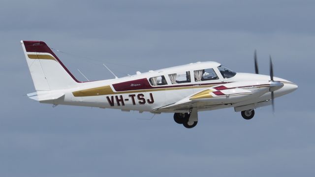 Piper PA-30 Twin Comanche (VH-TSJ) - Piper PA-30 VH-TSJ YPJT 191018.