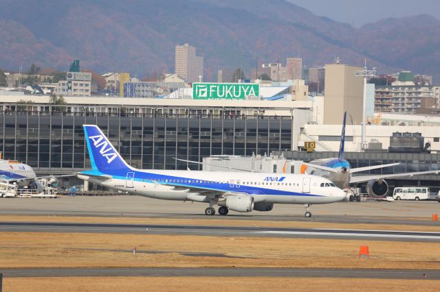 Airbus A320 (JA8388)