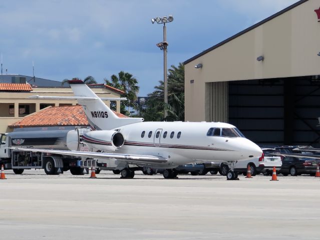 Dassault Falcon 20 (N811QS) - Stand up cabin.