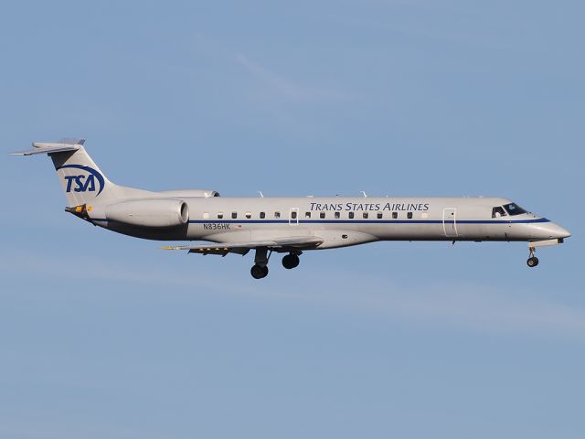 Embraer ERJ-145 (N836HK)