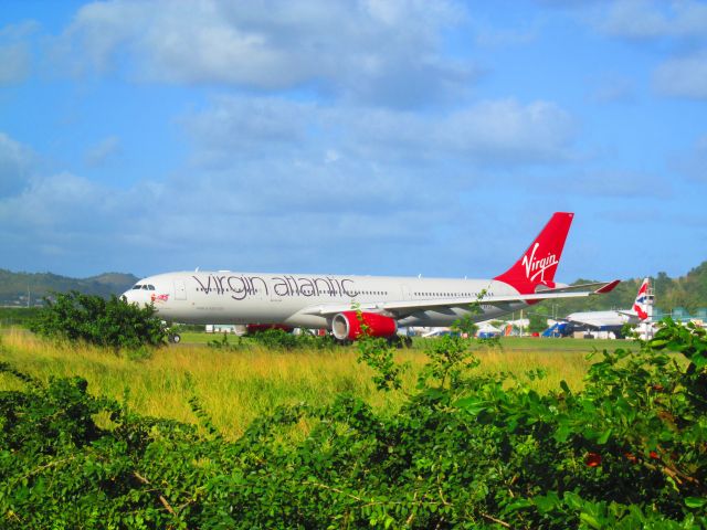 Airbus A330-300 (G-VKSS)