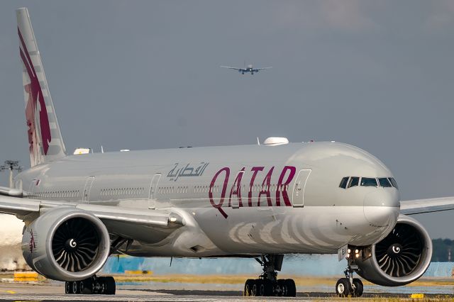 BOEING 777-300 (A7-BEJ)