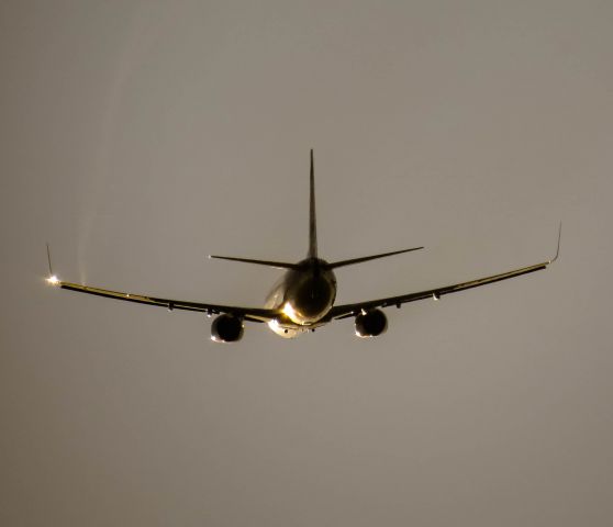 Boeing 737-800 (4X-EKB) - Fuel dumping! 