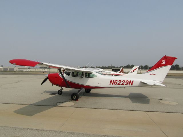 Cessna Skylane (N6229N) - On the ramp
