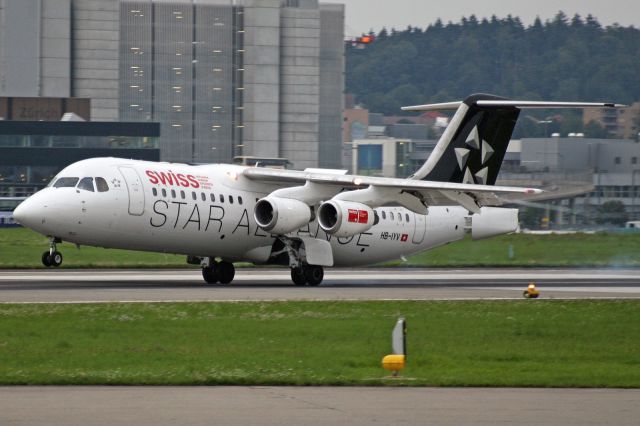 Avro RJ-100 Avroliner (HB-IYV) - "Star Alliance" livery