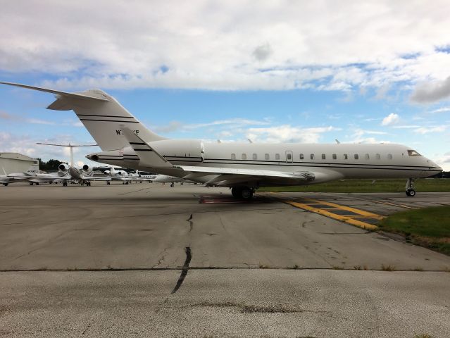 Bombardier Global Express (N729KF)