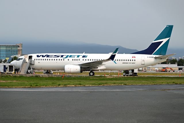 Boeing 737-800 (C-GZWS)