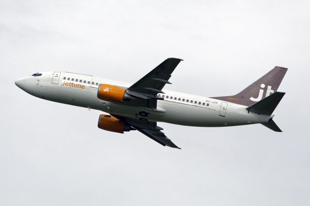 BOEING 737-300 (OY-JTF) - Replacement aircraft on the SK5439/540 rotation from Copenhagen seen departing.