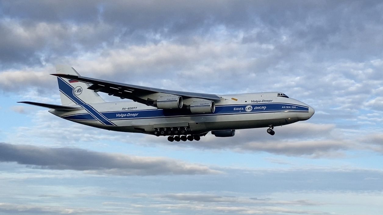 Antonov An-124 Ruslan —