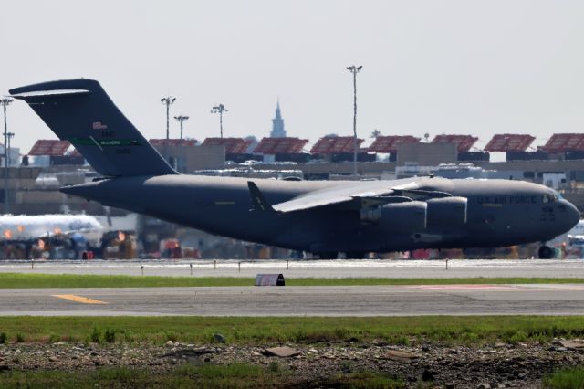 Boeing Globemaster III (02-1106)