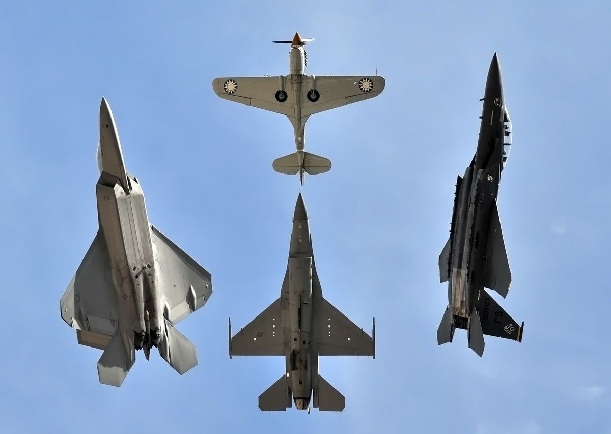 Lockheed F-22 Raptor — - Heritage break away pass at Lackland AFB Airshow 2008.