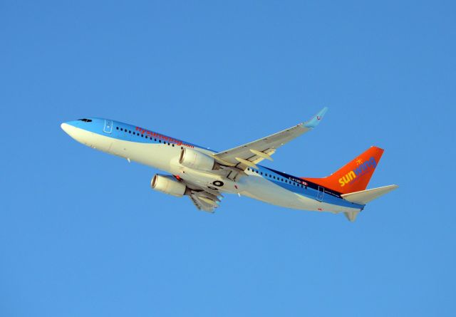 Boeing 737-700 (C-FTZD) - Departing Ottawa on 09-mar-13