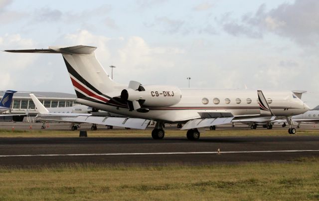 Gulfstream Aerospace Gulfstream V (NJE363W) - Fraction landing at TNCM on 29-12-2012