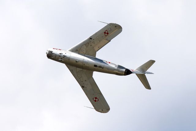 MIKOYAN MiG-17 (N620PF) - Randy Ball in his MIG-17 at Thunder over Michigan 21 Aug 2016.