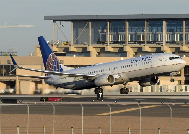 Boeing 737-900 (N68834)