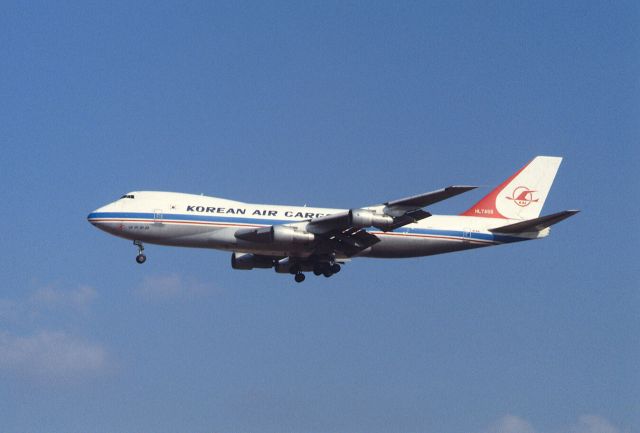 Boeing 747-200 (HL7459) - Final Approach to Narita Intl Airport Rwy34 on 1986/02/02