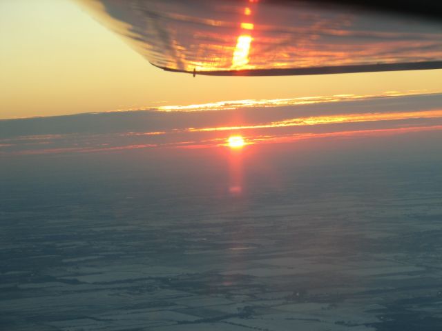 Cessna Cardinal (N272ST) - Sunrise over a Starbucks!