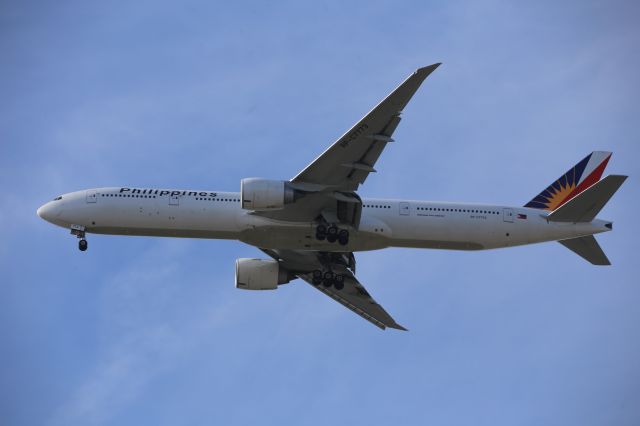 BOEING 777-300ER (RP-C7773)