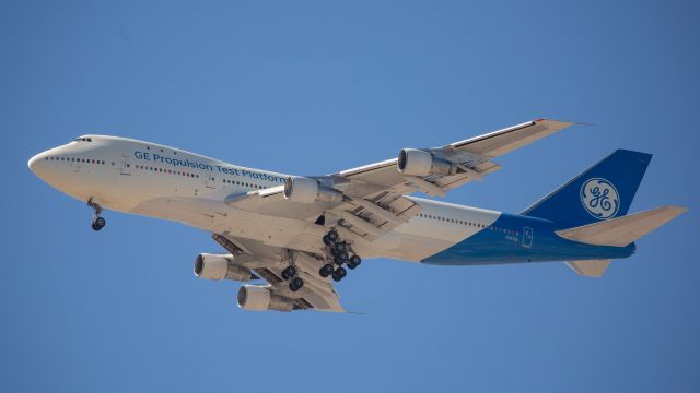 BOEING 747-100 (N747GE) - The last flight of this test-bed, landing at Davis-Monthan AFB.  This aircraft is now on display at the Pima Air and Space Museum.