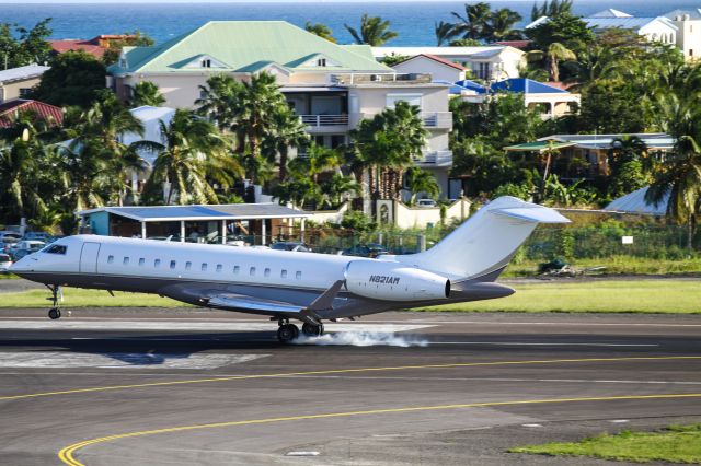 Bombardier Global Express (N821AM)