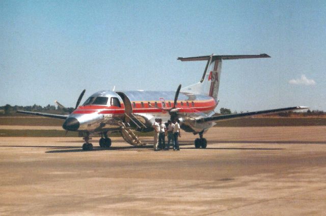 Embraer EMB-120 Brasilia (PT-ZBB) - Seen here on 10-Nov-85.br /br /Delivered to Força Aérea Brasileira 24-Jul-87 as 2000.