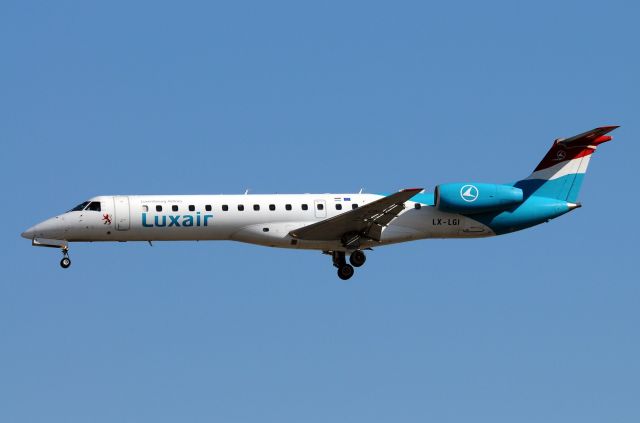 Embraer ERJ-145 — - Mdrid barjas