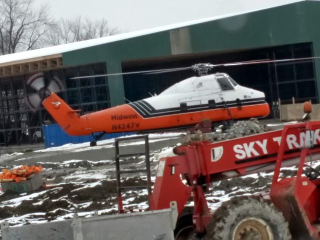 Sikorsky S-58T (N4247V) - Assisting in the construction of a local home improvement store in Terre Haute, IN on 16JAN2019