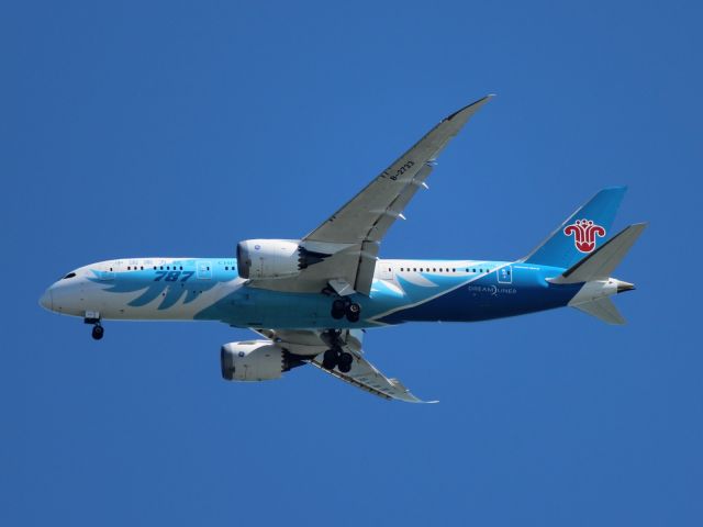 Boeing 787-8 (B-2733)