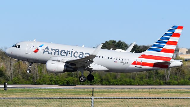 Airbus A319 (N9025B)