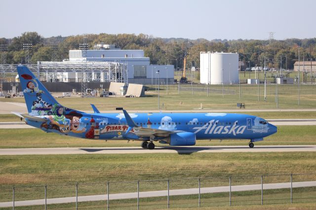 Boeing 737-900 (N537AS) - Alaska's "Pixar Pier" liveried 737-900ER.