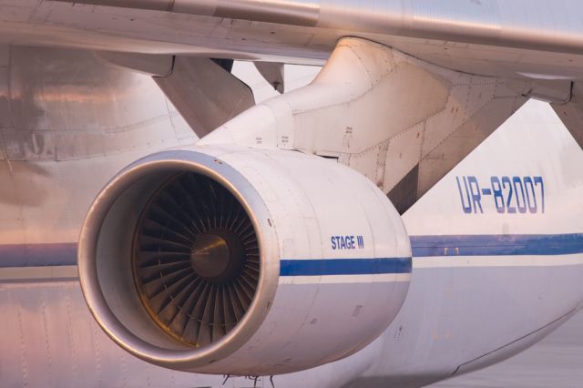 Antonov An-124 Ruslan (UR-82007)