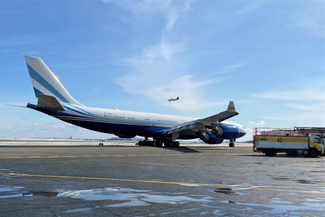 Airbus A340-500 (VP-BMS) - VIP- Sands 