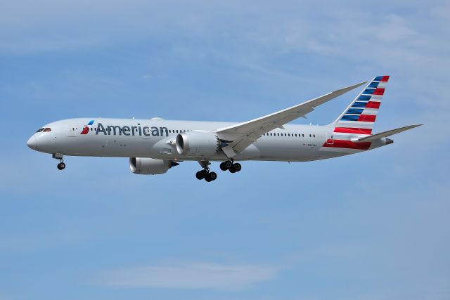 Boeing 787-9 Dreamliner (N839AA) - 28-C 04-22-19 First shot of this bird on the data-base!