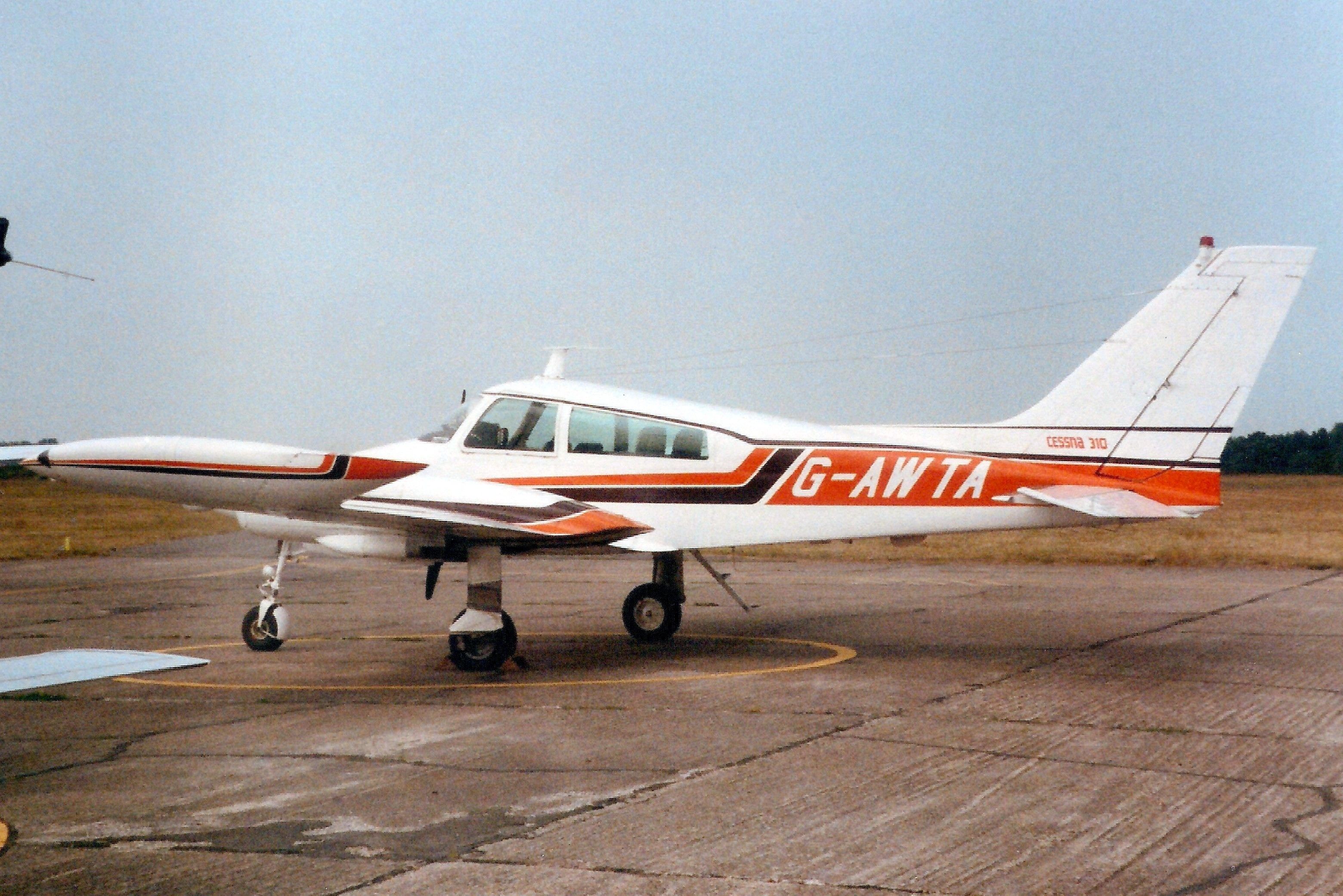 Cessna 310 (G-AWTA) - Seen here in Jul-89.br /br /Transferred to USA 13-Nov-96 as N510PS, br /reregistered G-YHPV 1-Dec-04,br /transferred back to USA 12-Jan-05 again as N510PS,br /reverted to G-YHPV 31-Jan-05, br /then reregistered N90PV 22-Jan-11.