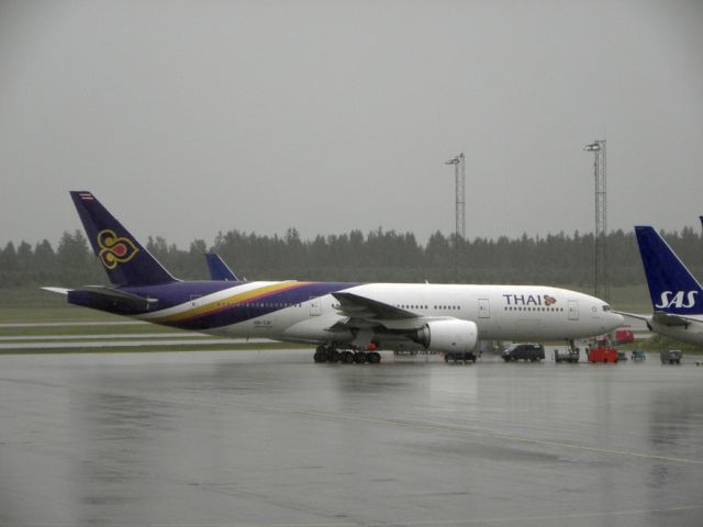 Boeing 777-200 (HS-TJR)