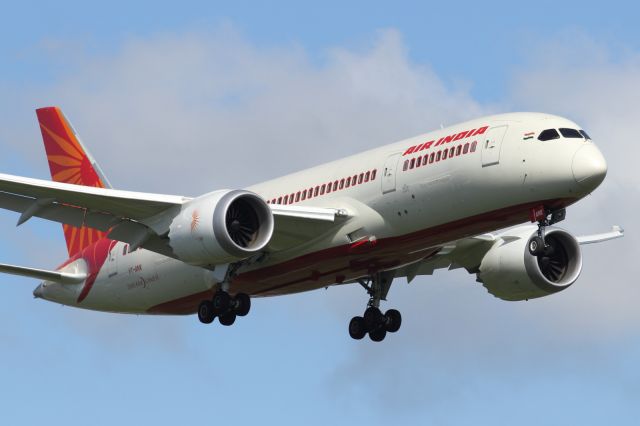 Boeing 787-8 (VT-ANK) - Air India's new B787-800 service to London heathrow about to touch down on runway 09L.