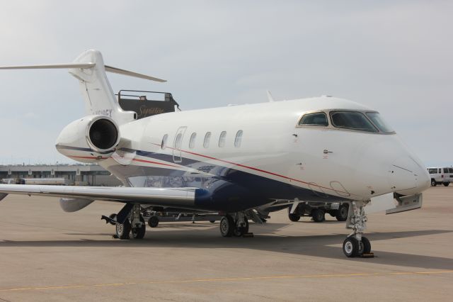 Bombardier Challenger 300 (N519FX) - Parked at DIA/Signature.