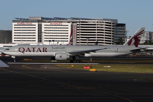 BOEING 777-300ER (A7-BEL) - on 26 November 2018