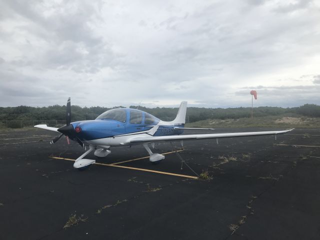 Cirrus SR-22 (N762AR)